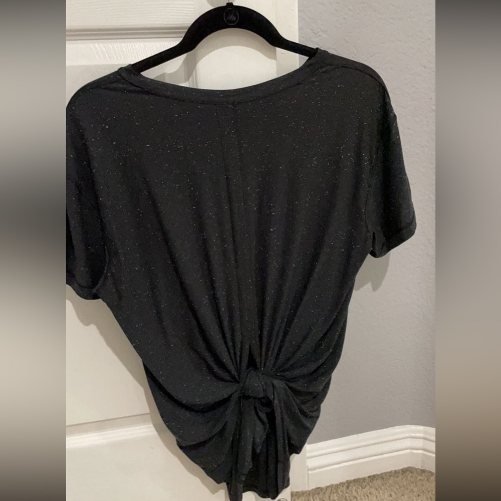 Lululemon Splatter Dye black tie back tee